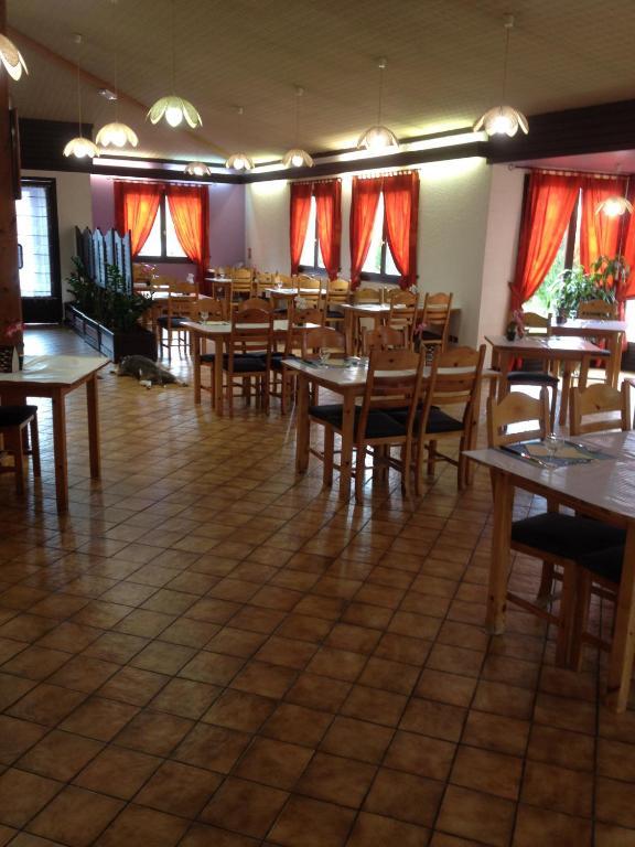 Hotel Fleuritel Charleville-Mézières Exteriör bild