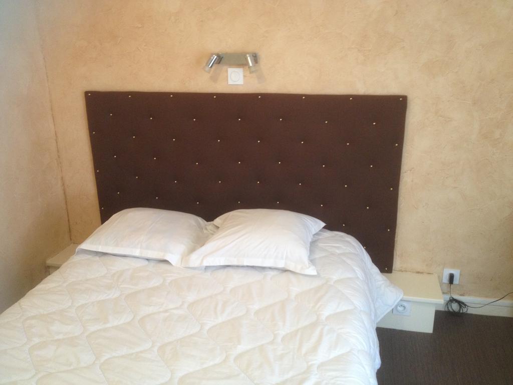 Hotel Fleuritel Charleville-Mézières Exteriör bild